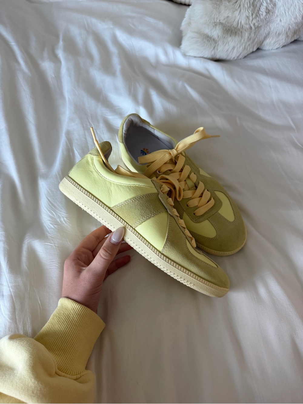 Freshy Yellow Low-Top Sneakers